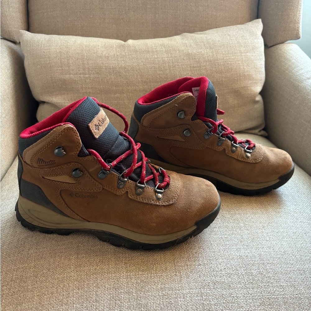 Columbia hiking boots